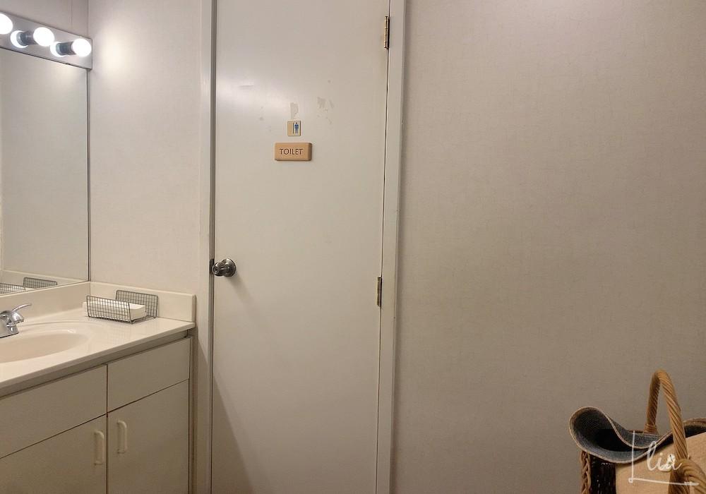 Kuubハワイの脱衣所、清潔感もあってキレイです。トイレもあります。